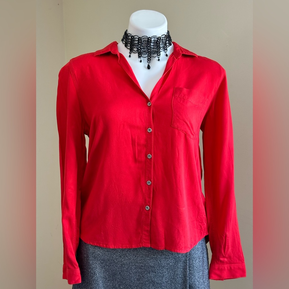 Calvin Klein Jeans Red Button Down Collar Blouse Metal Buttons 1 Pocket Sz M.